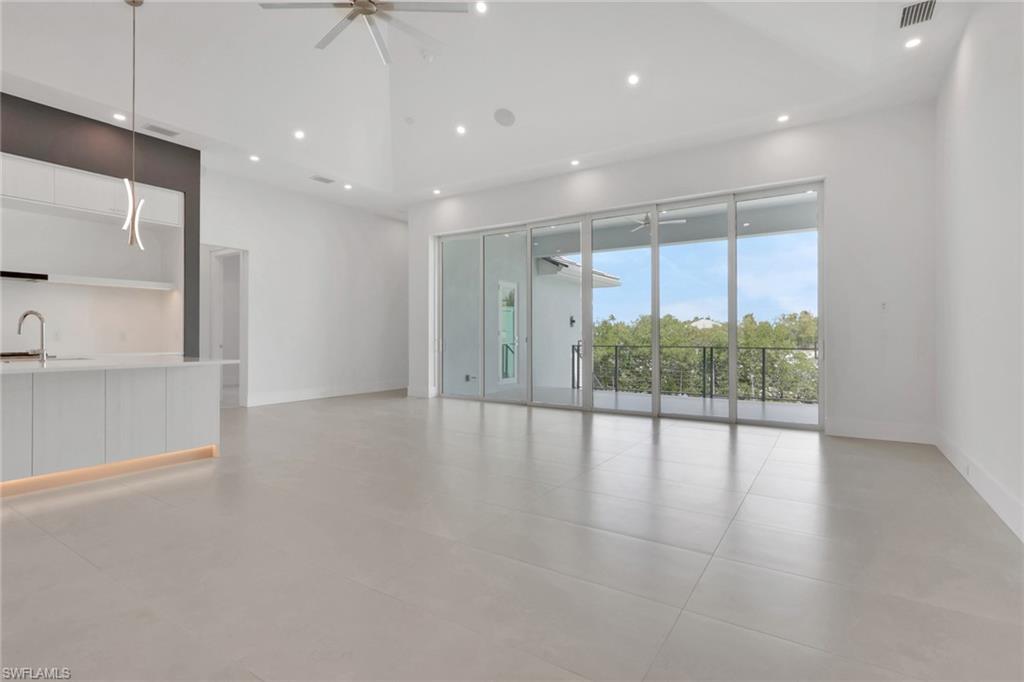 LITTLE HICKORY SHORES - Residential