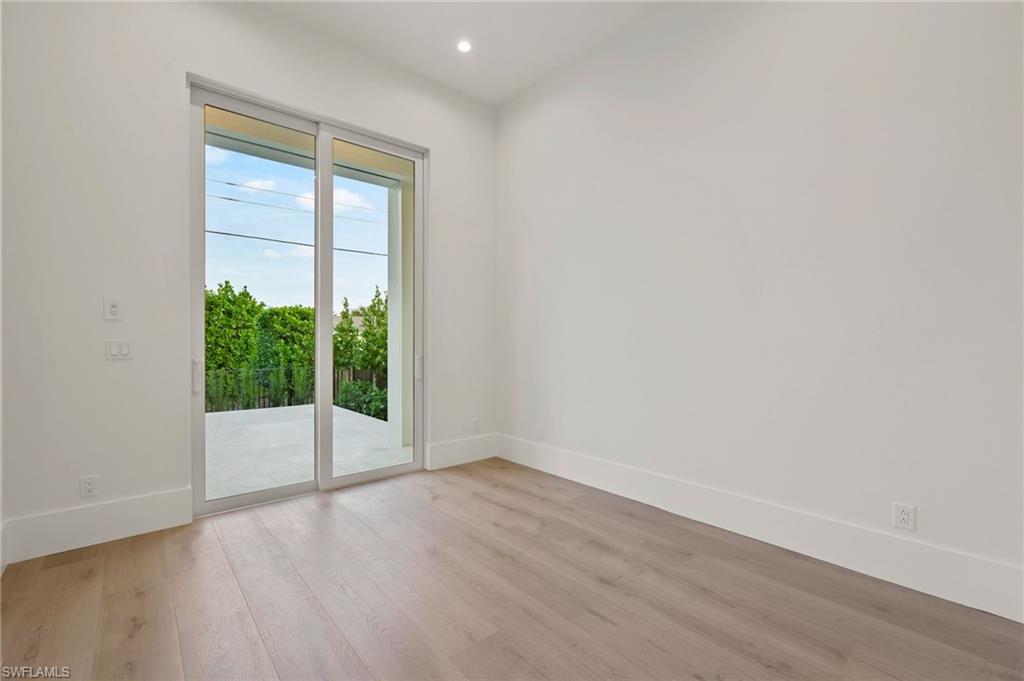 LAKE PARK - Residential