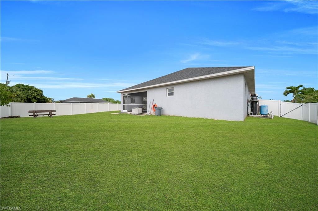 CAPE CORAL - Residential