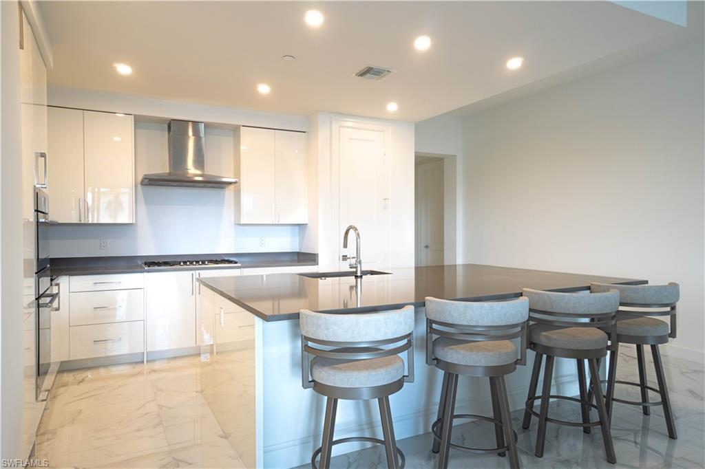 ELEVEN ELEVEN CENTRAL - Residential