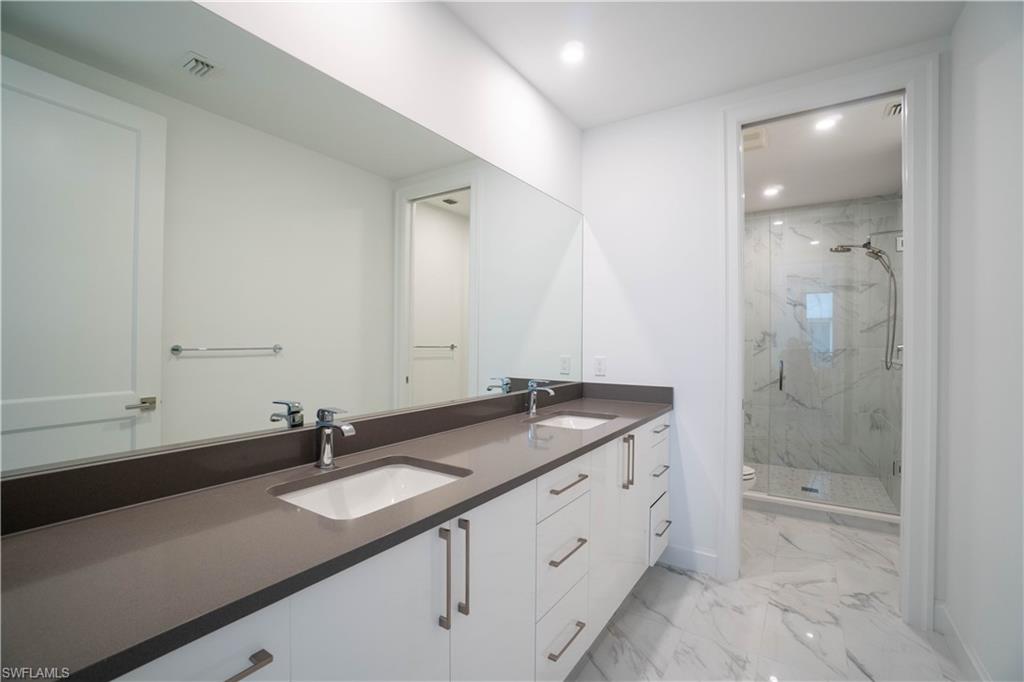 ELEVEN ELEVEN CENTRAL - Residential