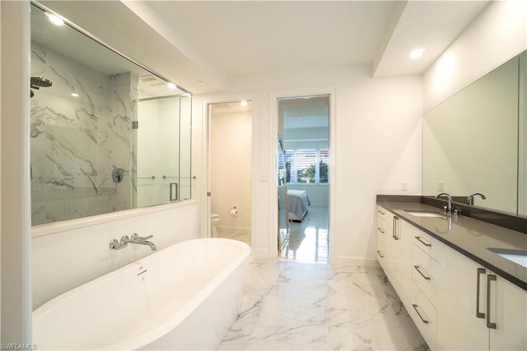 ELEVEN ELEVEN CENTRAL - Residential