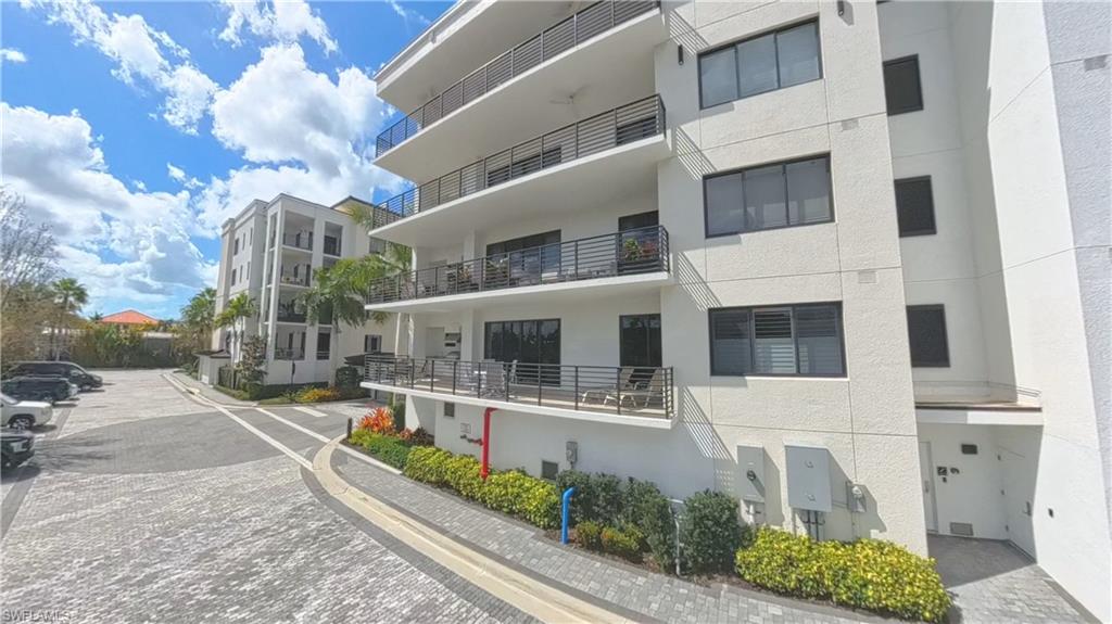 ELEVEN ELEVEN CENTRAL - Residential