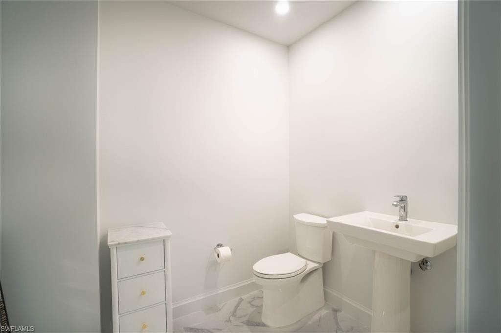 ELEVEN ELEVEN CENTRAL - Residential