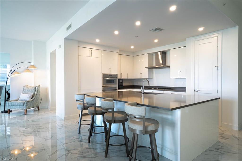 ELEVEN ELEVEN CENTRAL - Residential