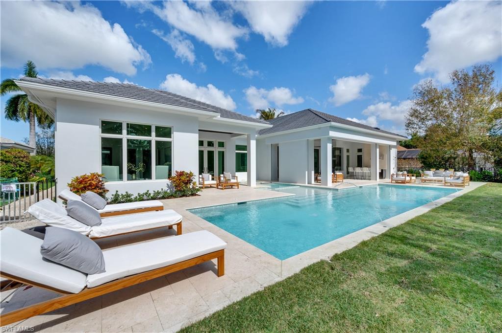 MOORINGS - Residential