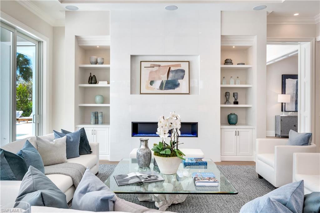 MOORINGS - Residential