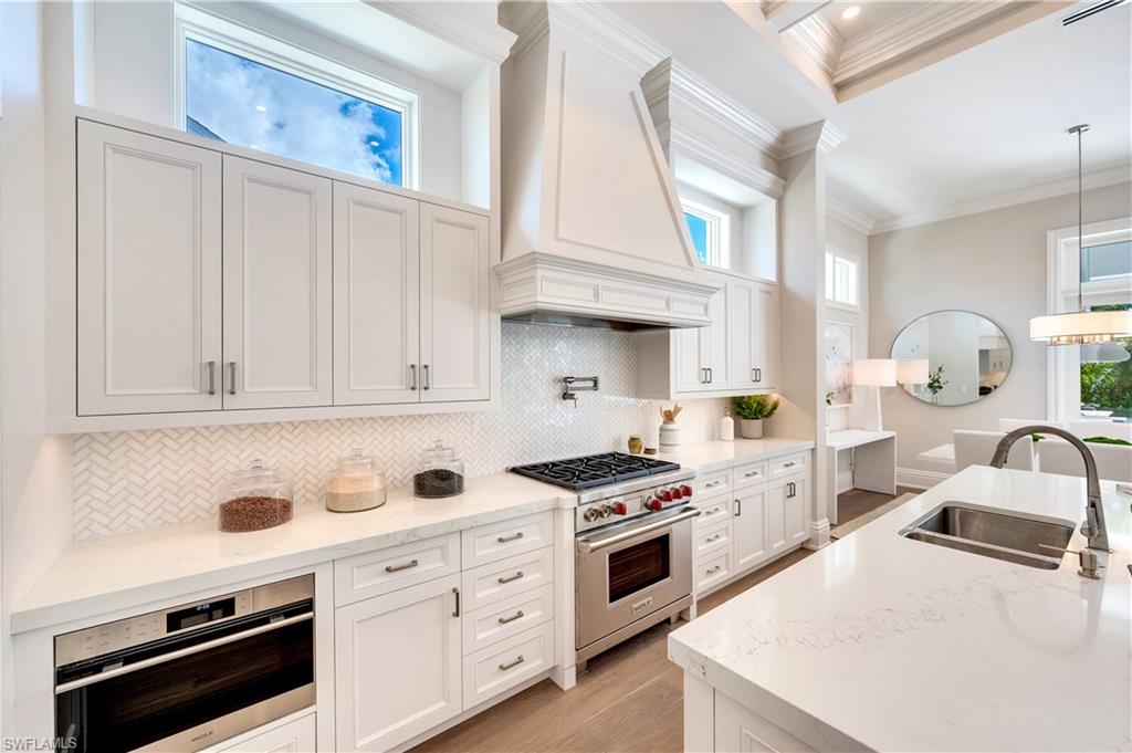 MOORINGS - Residential