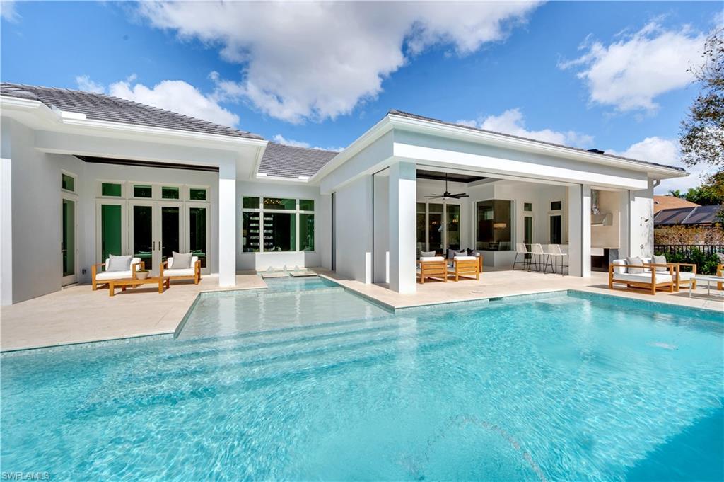 MOORINGS - Residential