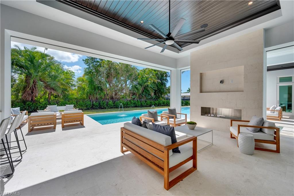 MOORINGS - Residential