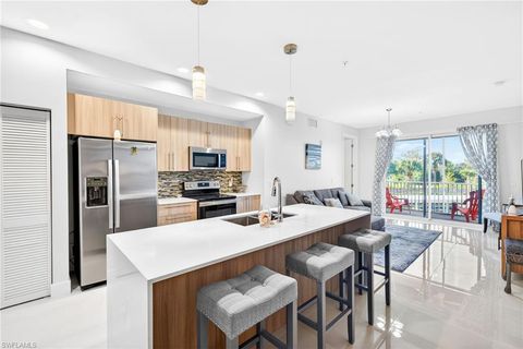 15901 Royal Pointe LN 202 FORT MYERS FL 33908