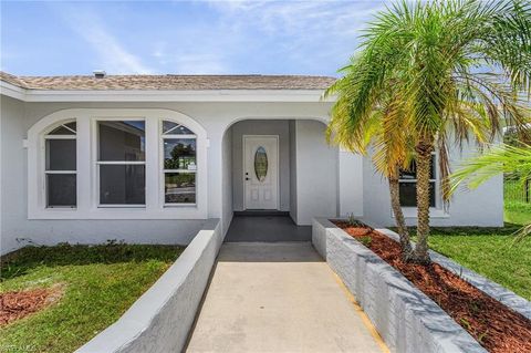 A home in PUNTA GORDA