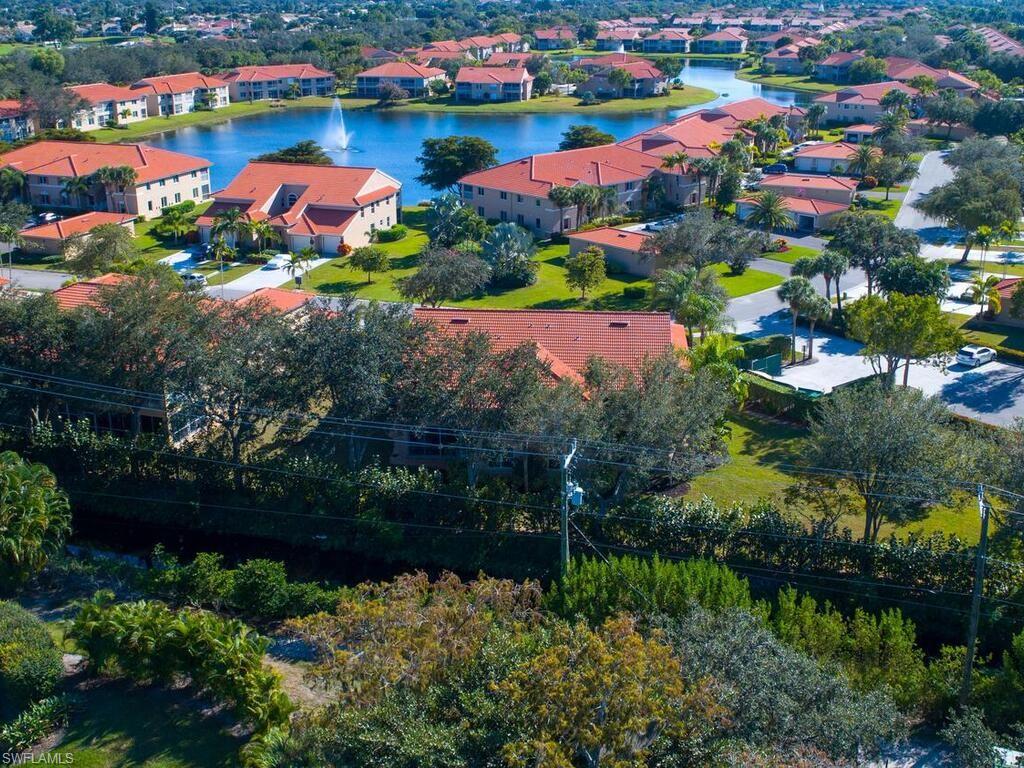 HUNTINGTON LAKES - Residential