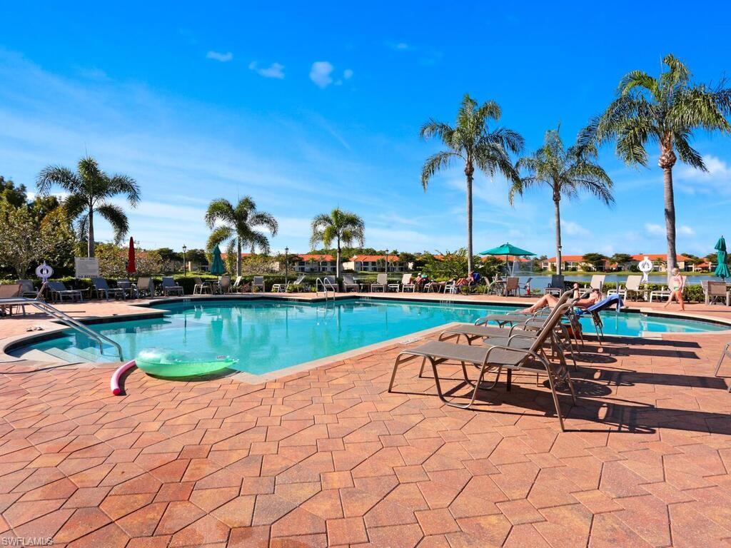 HUNTINGTON LAKES - Residential