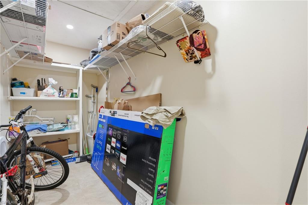 VALLEY STREAM TOWNHOUSE - Residential