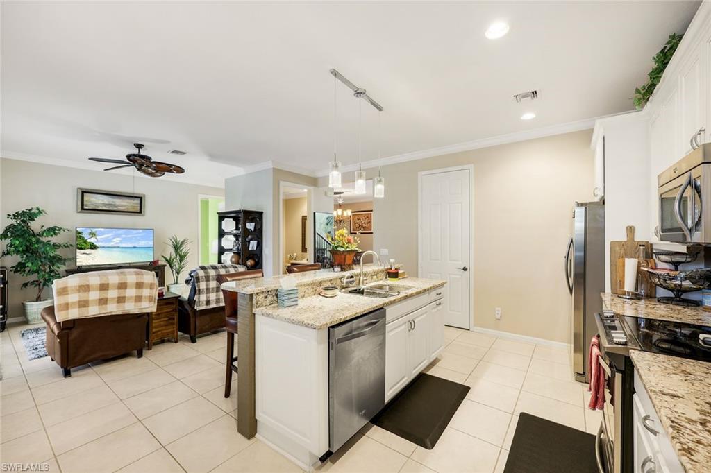 LAUREL LAKES - Residential