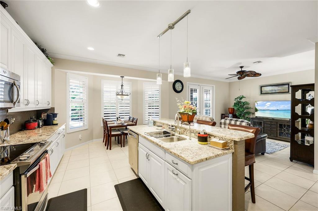 LAUREL LAKES - Residential