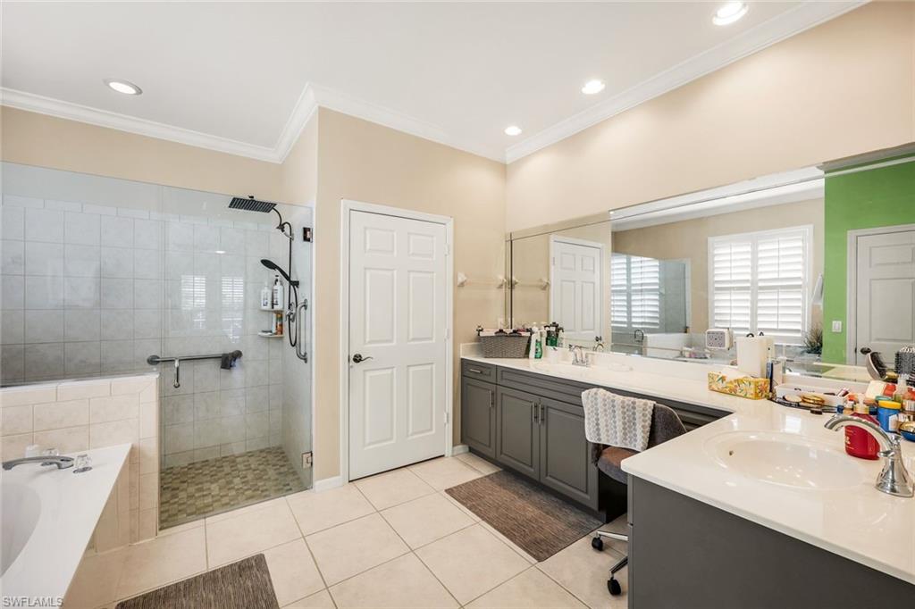 LAUREL LAKES - Residential