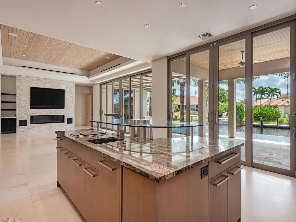 ROYAL HARBOR - Residential