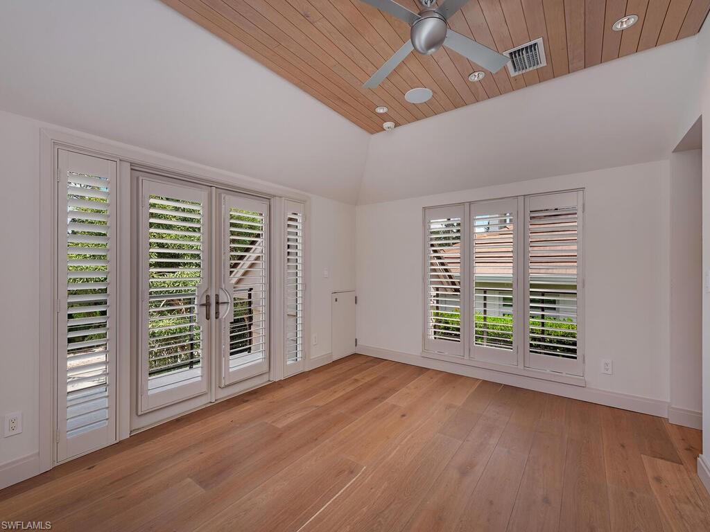 ROYAL HARBOR - Residential