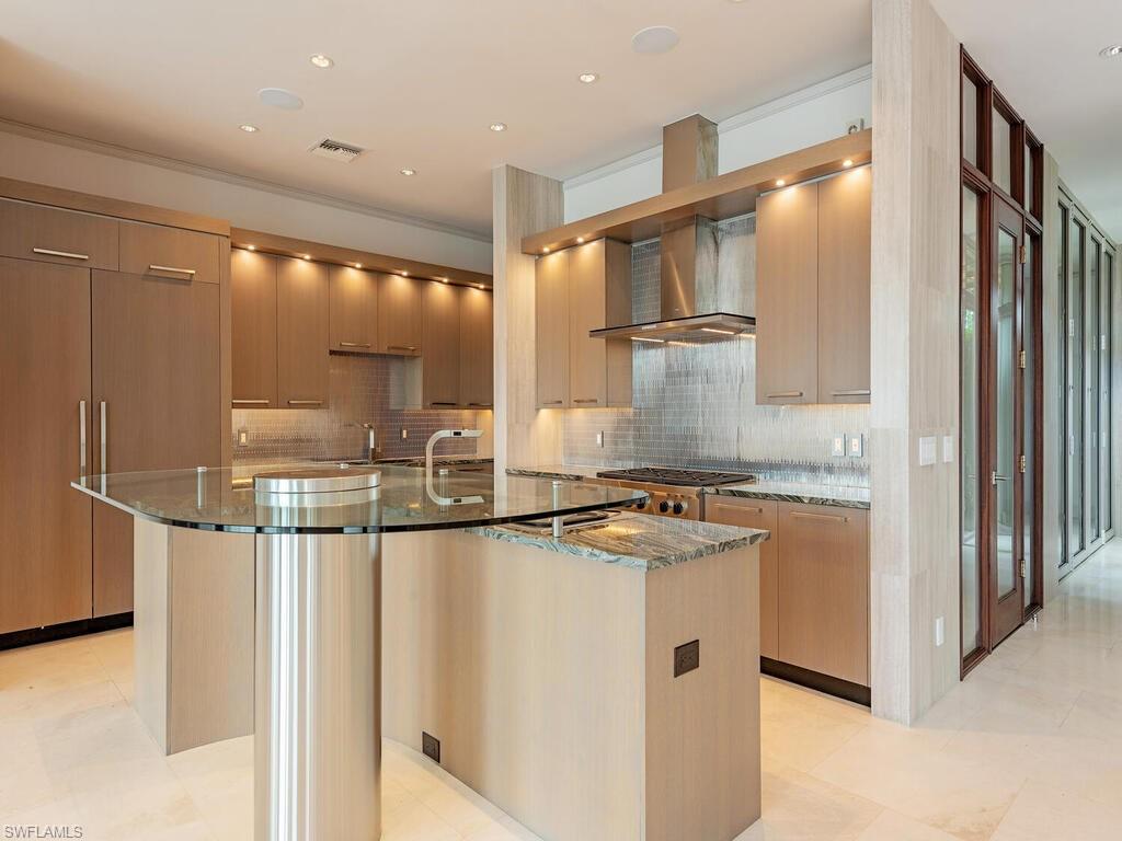 ROYAL HARBOR - Residential