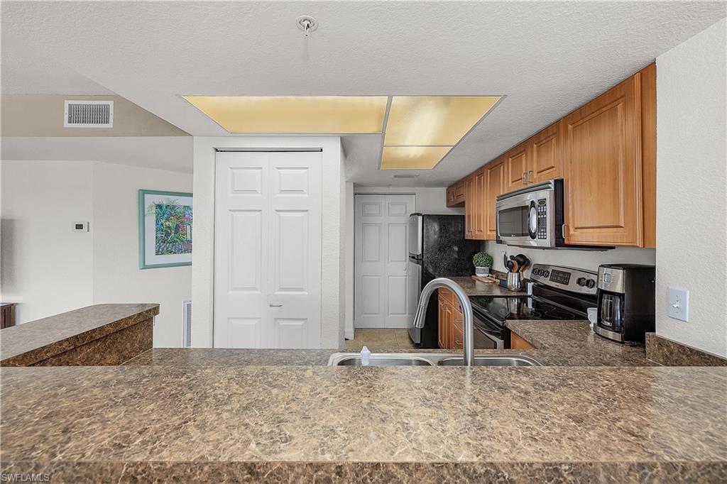 FOUR WINDS MARINA NORTH CONDO - Residential