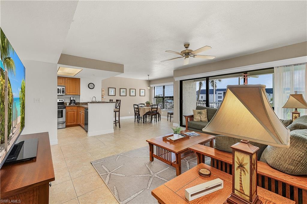 FOUR WINDS MARINA NORTH CONDO - Residential