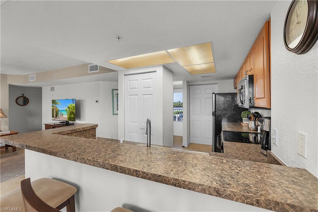 FOUR WINDS MARINA NORTH CONDO - Residential