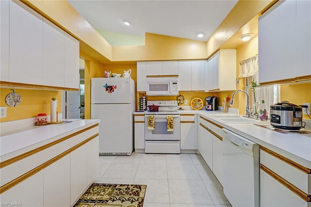 GOLDEN GATE ESTATES - Residential