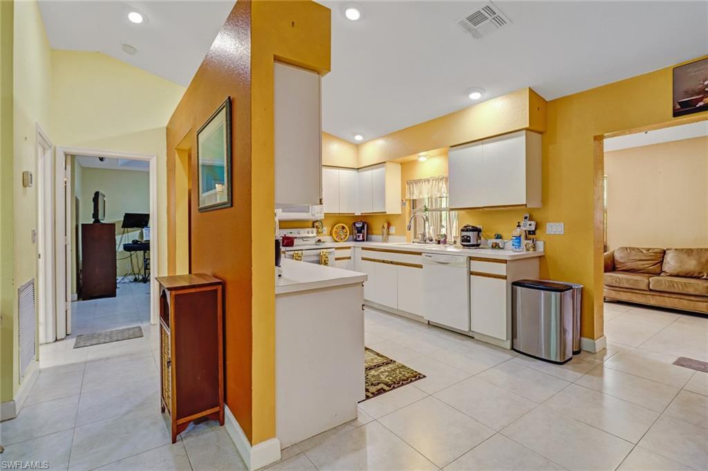 GOLDEN GATE ESTATES - Residential