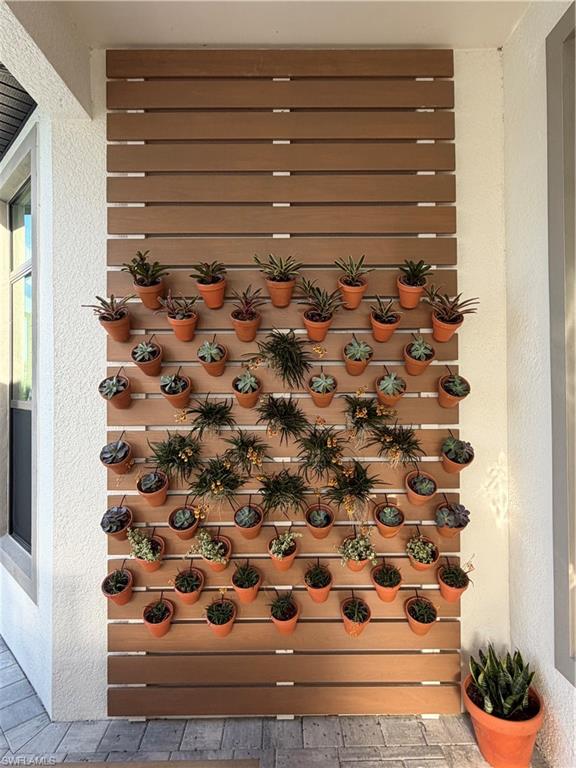 CAYMAS - Residential Lease