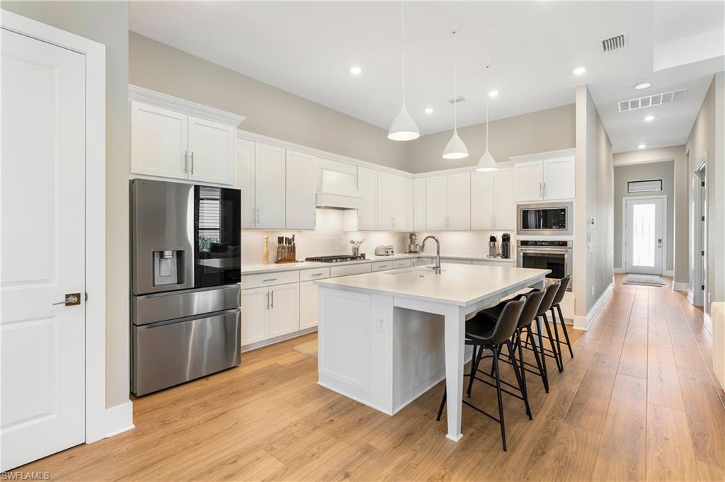 CAYMAS - Residential Lease