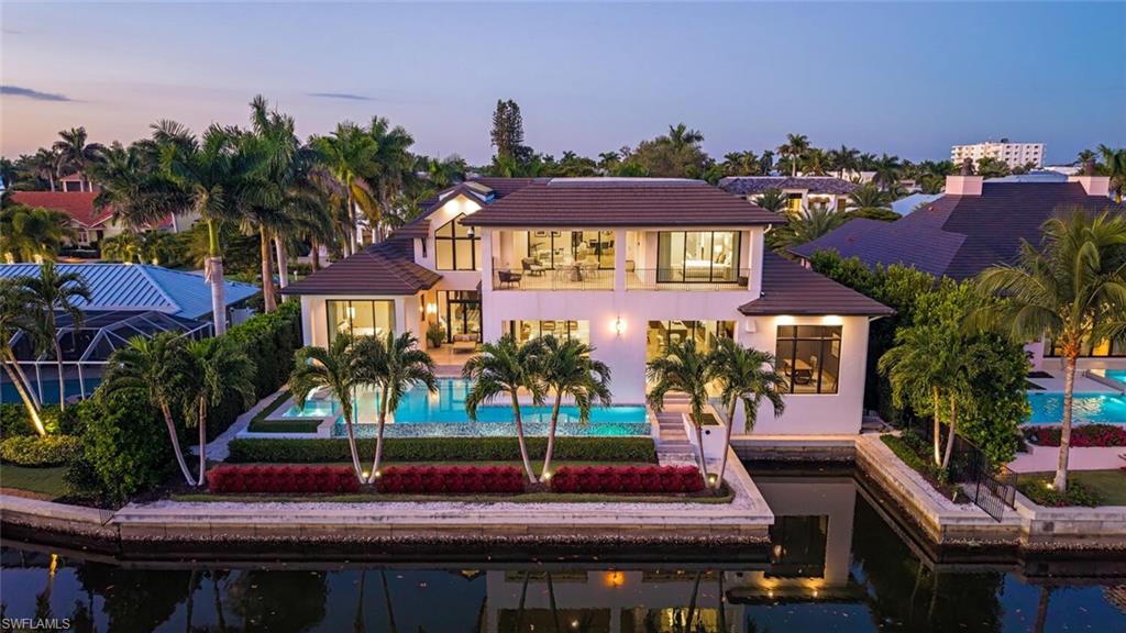 AQUALANE SHORES - Residential