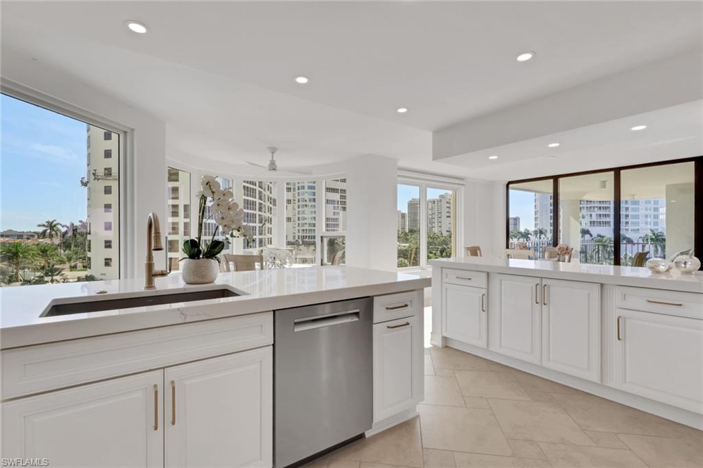 4251 Gulf Shore BLVD N 5B