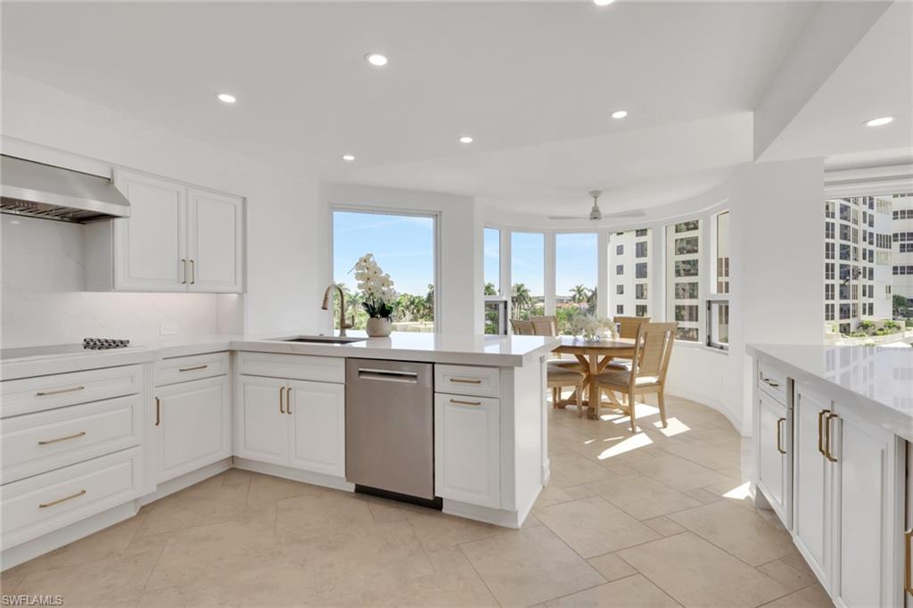 4251 Gulf Shore BLVD N 5B