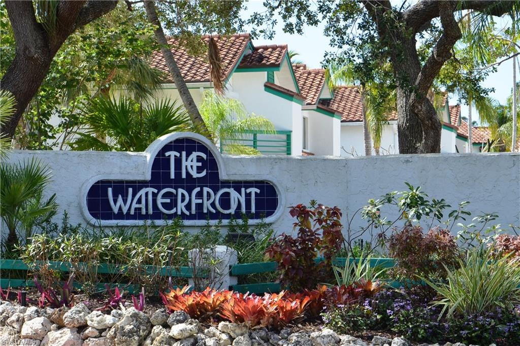 WATERFRONT IN NAPLES - Residential