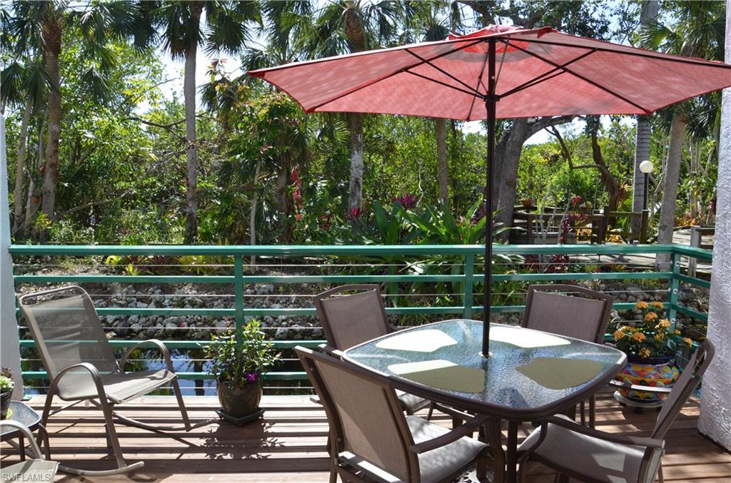 WATERFRONT IN NAPLES - Residential