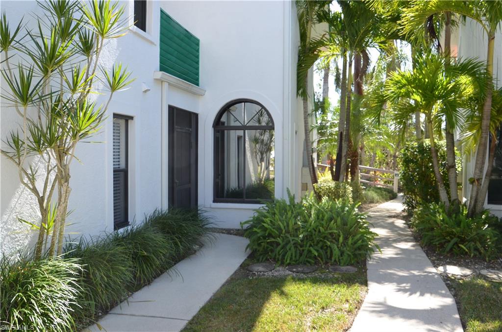 WATERFRONT IN NAPLES - Residential