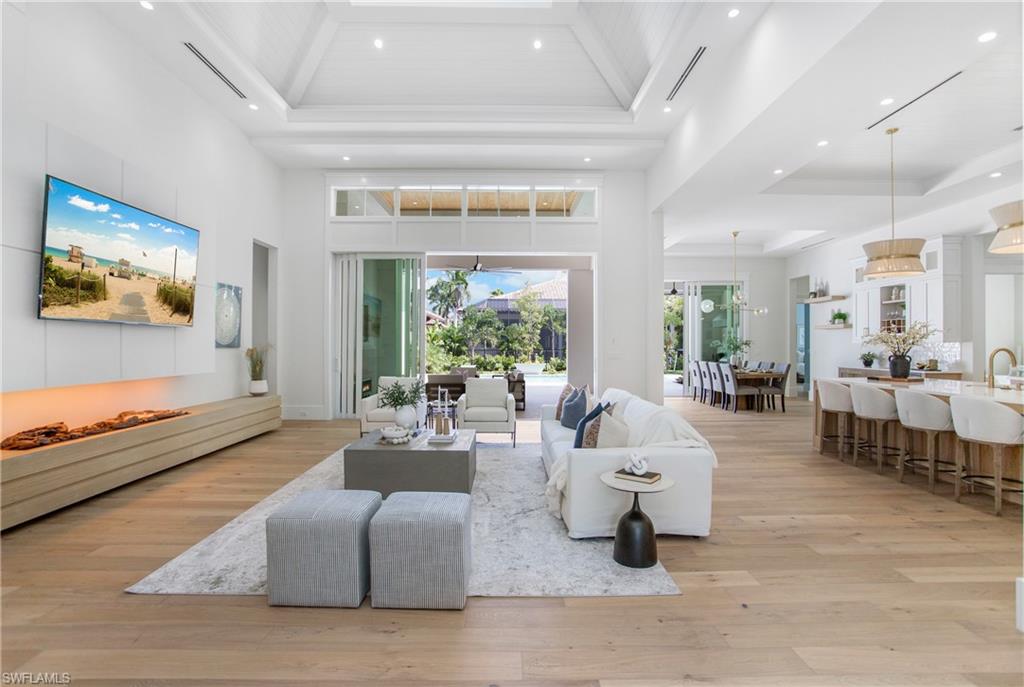 MOORINGS - Residential