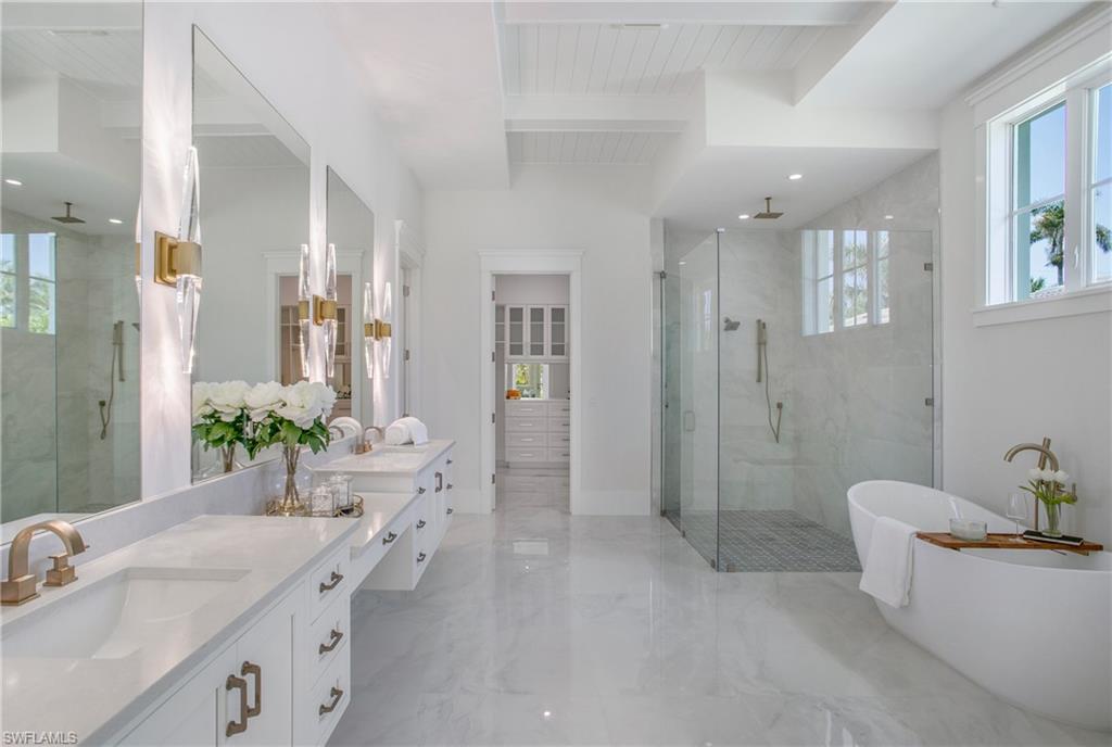 MOORINGS - Residential