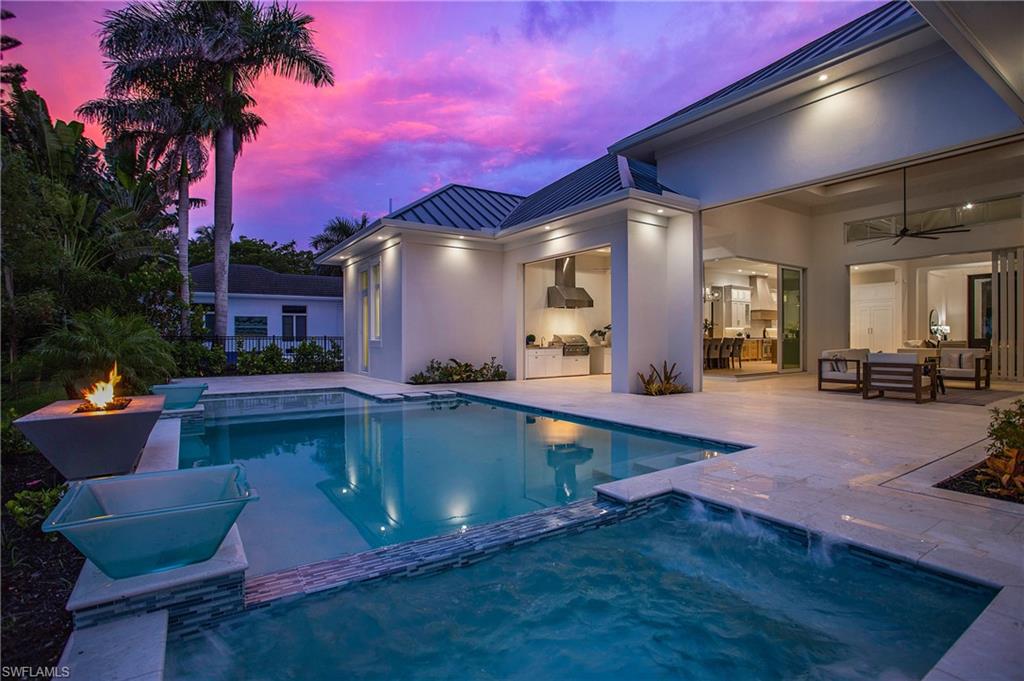 MOORINGS - Residential