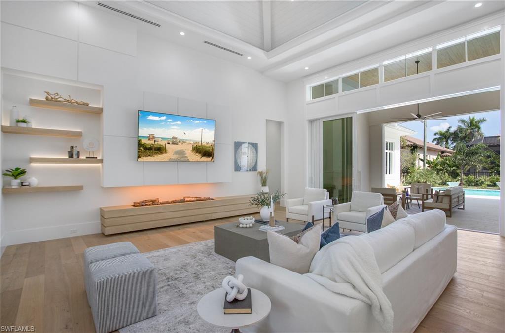 MOORINGS - Residential