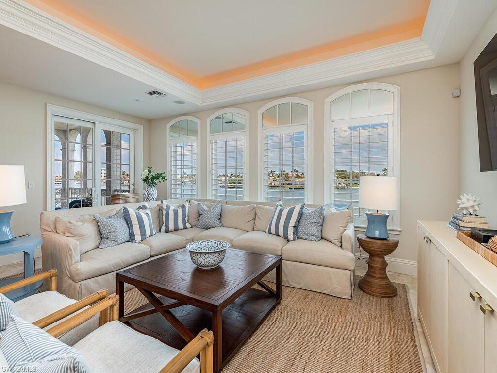 VENETIAN VILLAS - Residential