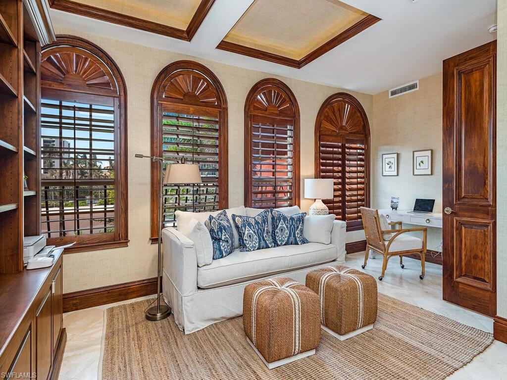 VENETIAN VILLAS - Residential