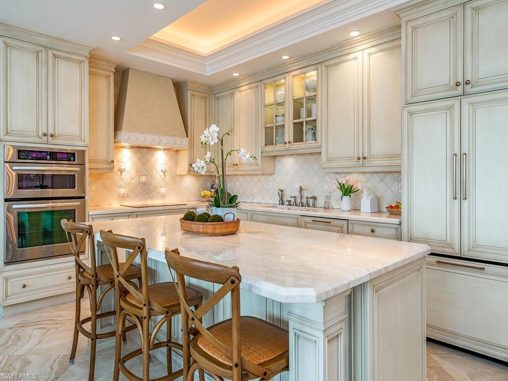 VENETIAN VILLAS - Residential