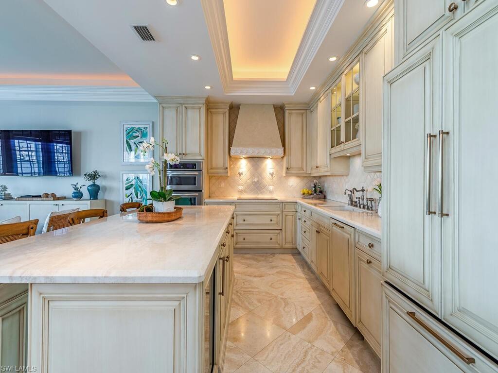 VENETIAN VILLAS - Residential