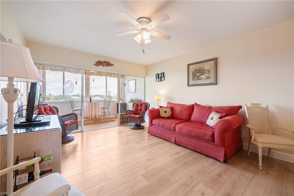 SEVEN LAKES - Residential