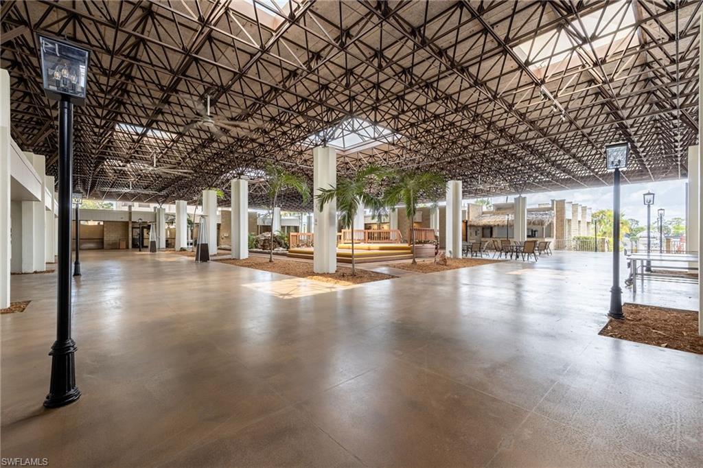 SEVEN LAKES - Residential