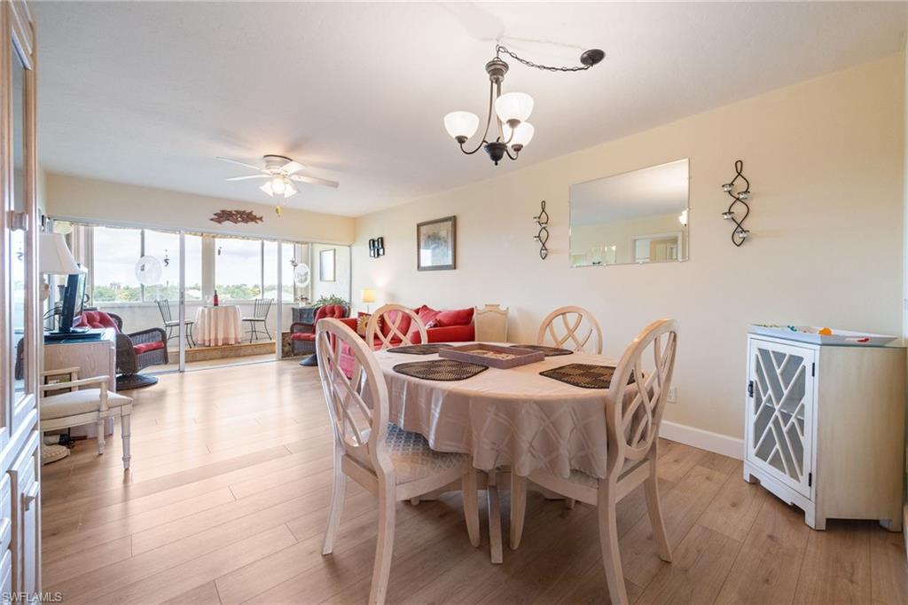 SEVEN LAKES - Residential