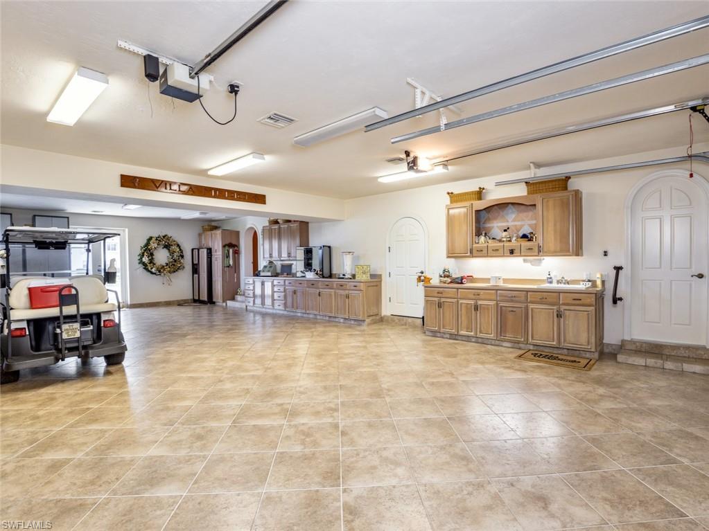 MARBLEHEAD MANOR - Residential